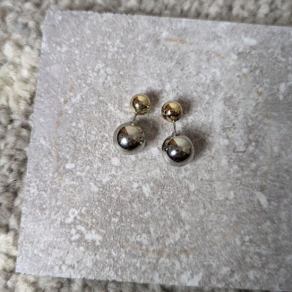 Banana Republic Earrings - Picture 1 of 3